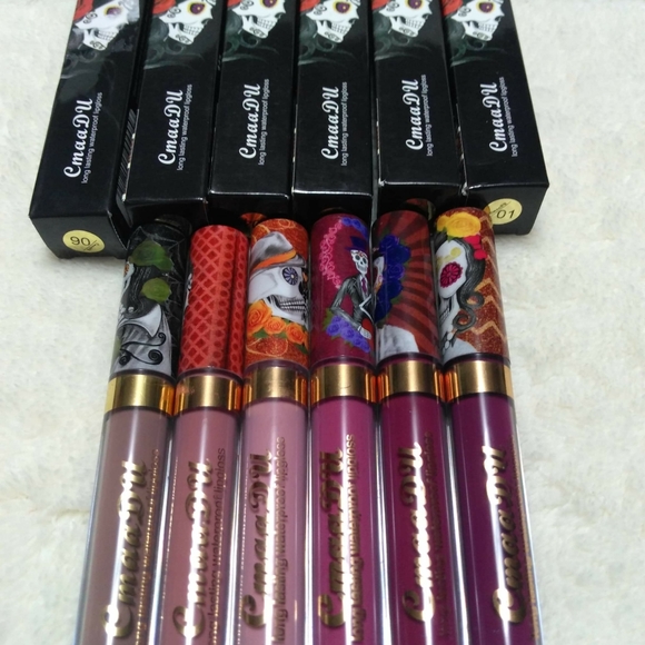 Lipstick - Picture 4 of 8